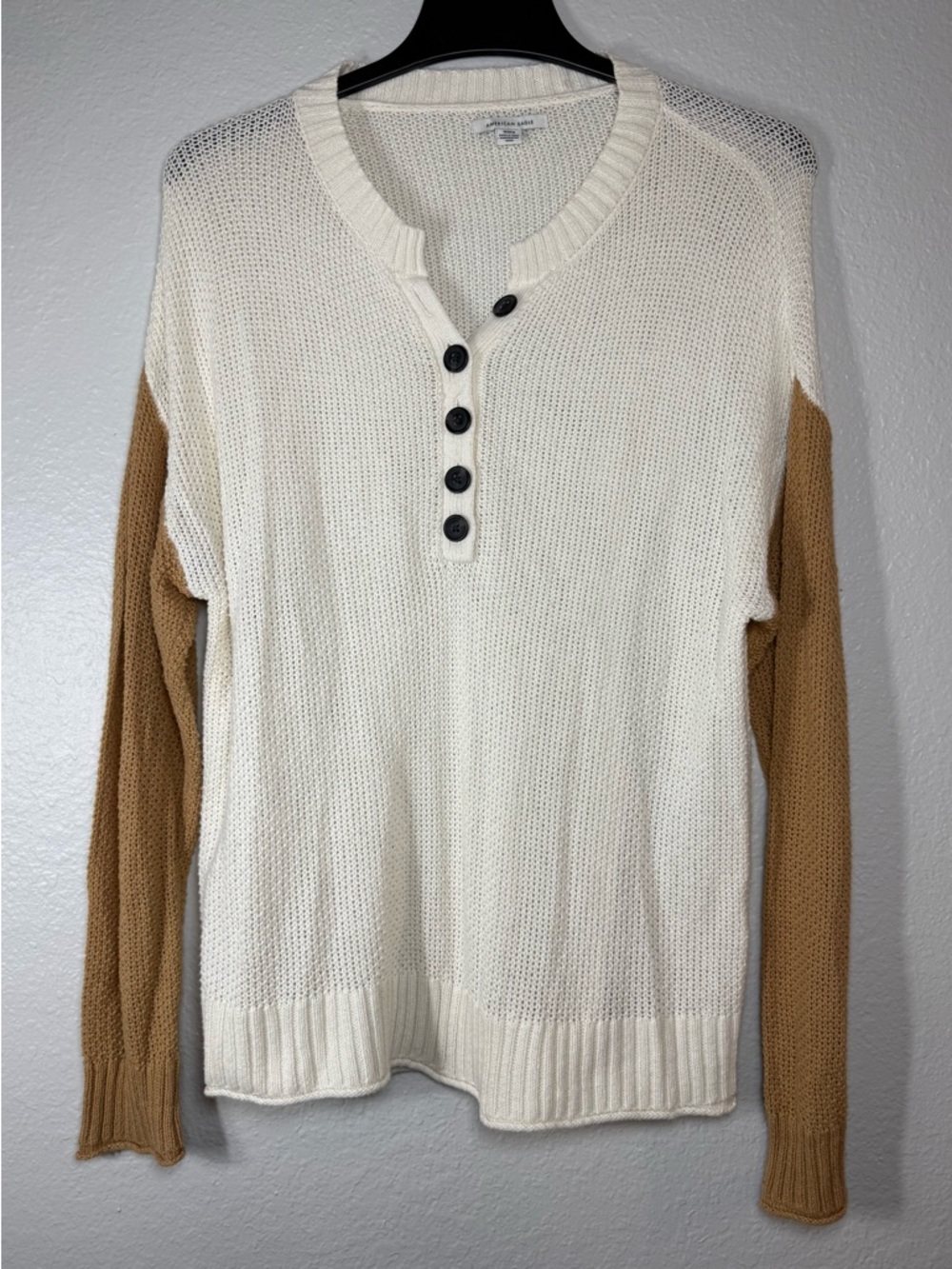American Eagle Women's Ivory Brown Button V-Neck Pullover Sweater Long Sleeve M